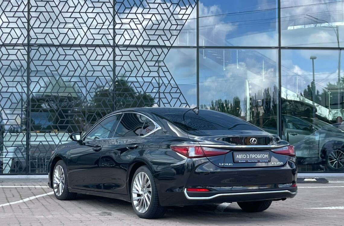 Купить Lexus ES250
