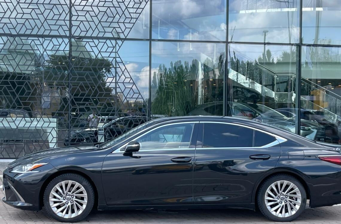 Купить Lexus ES250