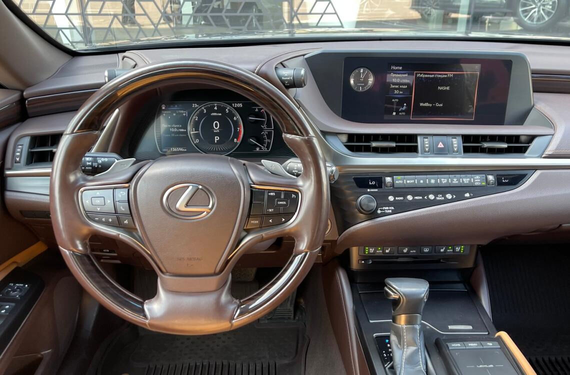 Купить Lexus ES250