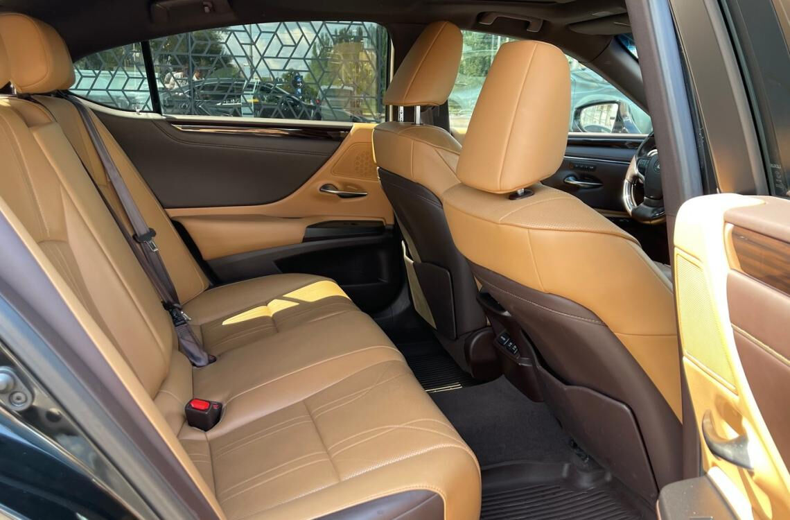 Купить Lexus ES250