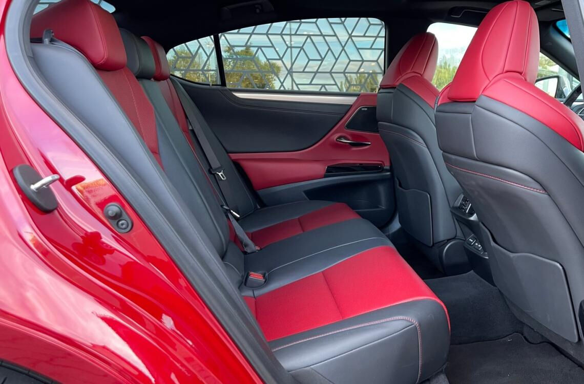 Купить Lexus ES350