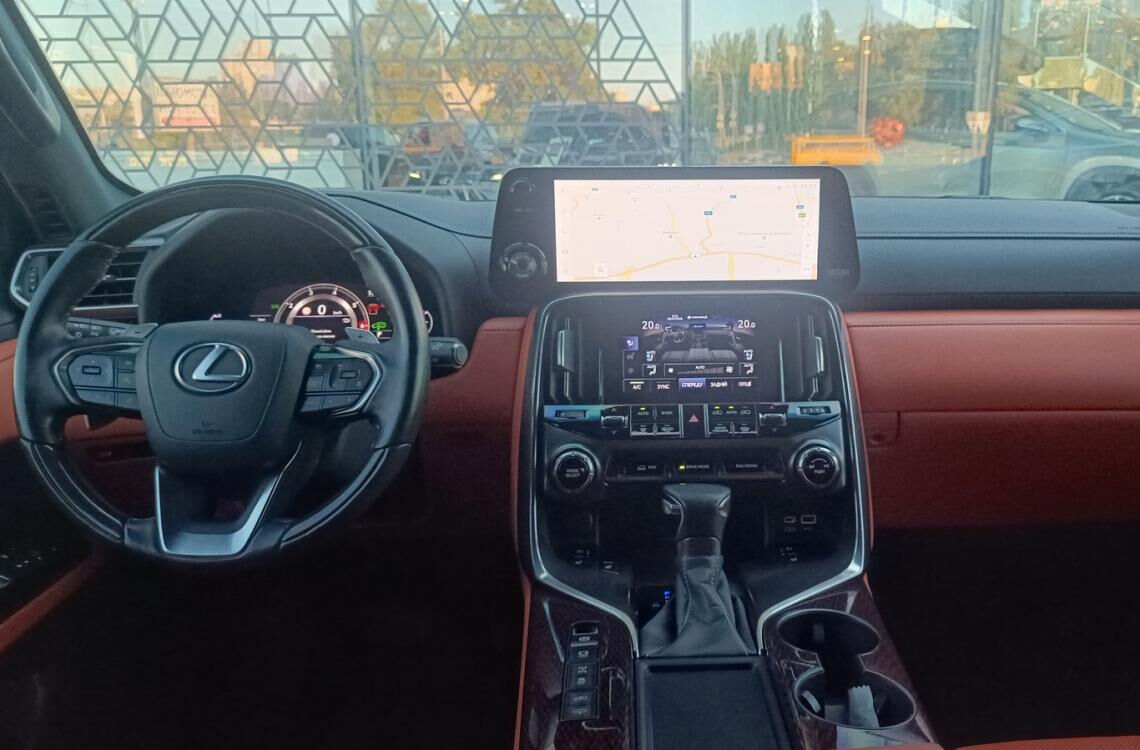 Придбати Lexus LX600