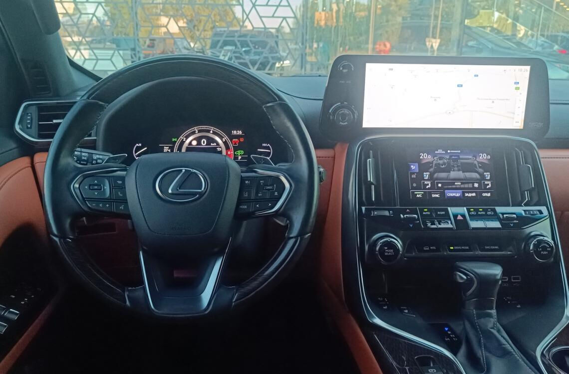 Придбати Lexus LX600