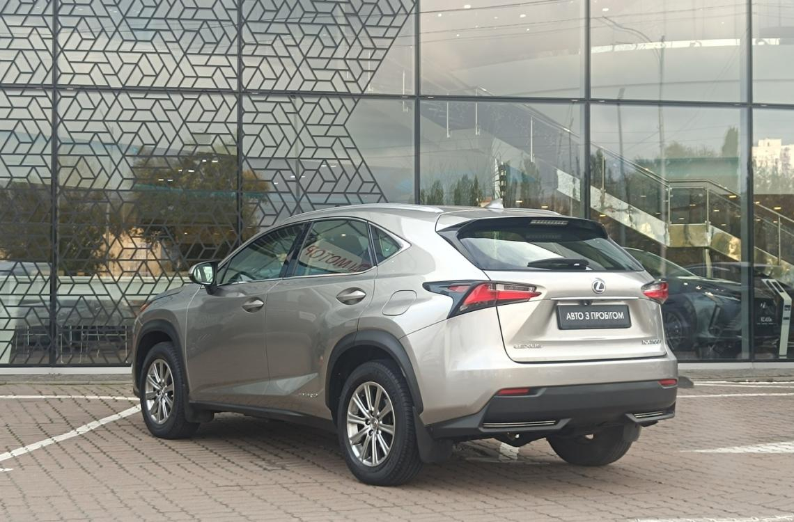 Придбати Lexus NX300h