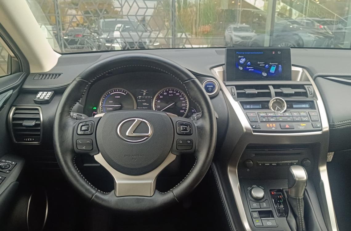 Придбати Lexus NX300h