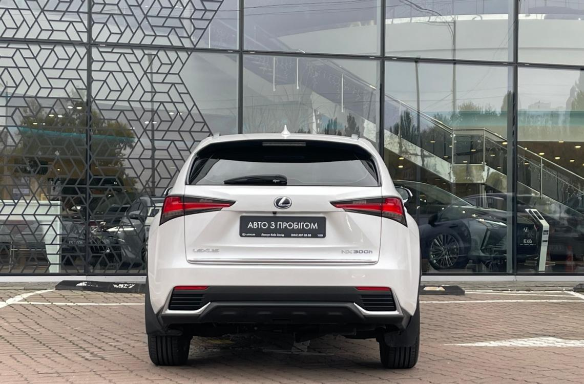 Придбати Lexus NX300h