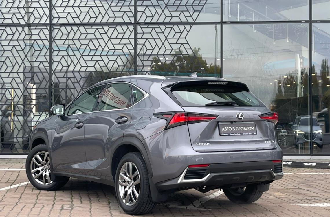Придбати Lexus NX200